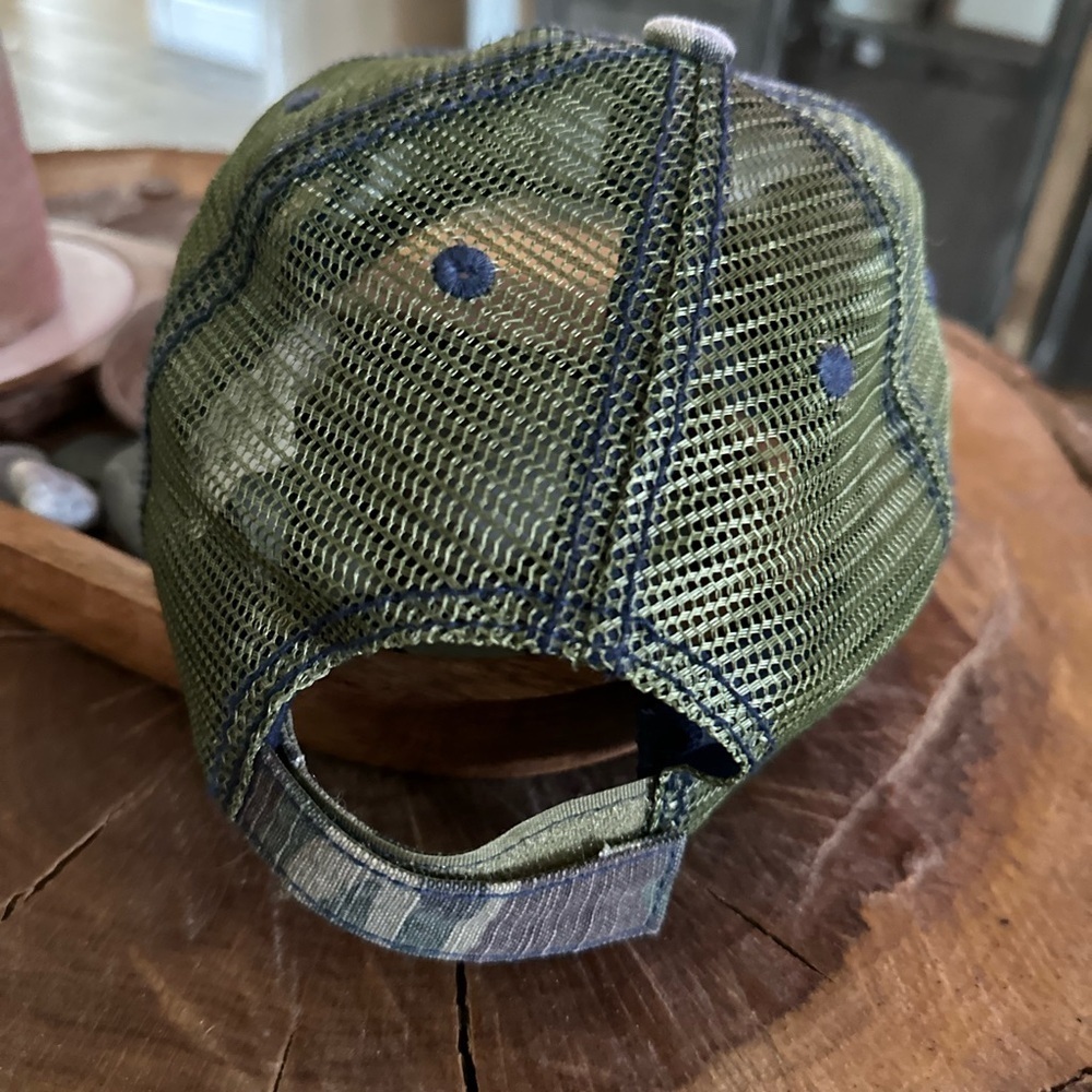 Red Line heart hat - Picture 2 of 3